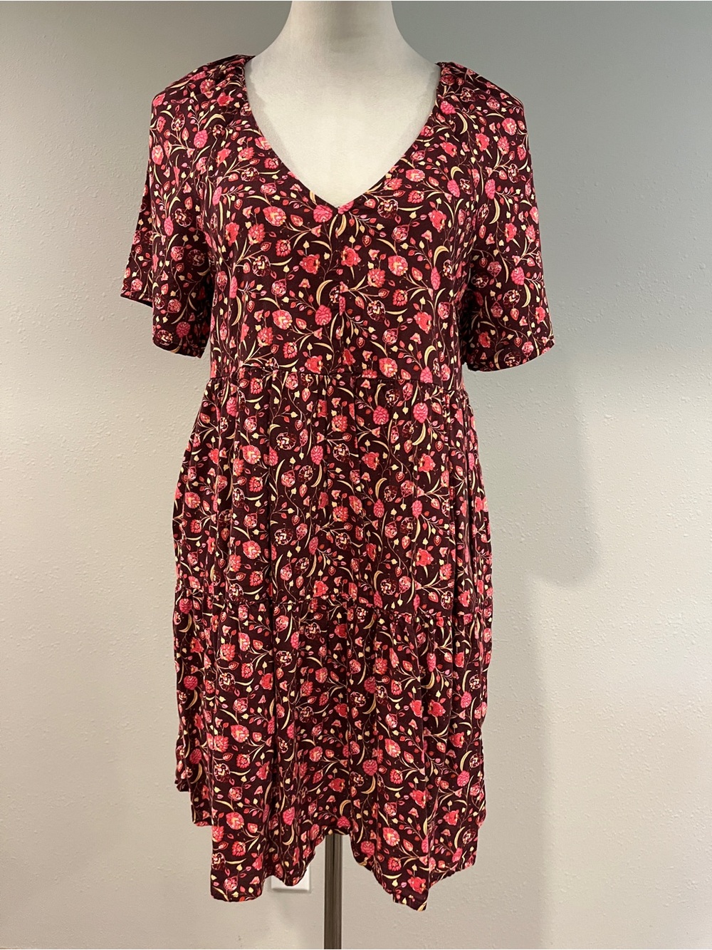 Old Navy Burgundy Floral V-Neck short sleeves mini Dress